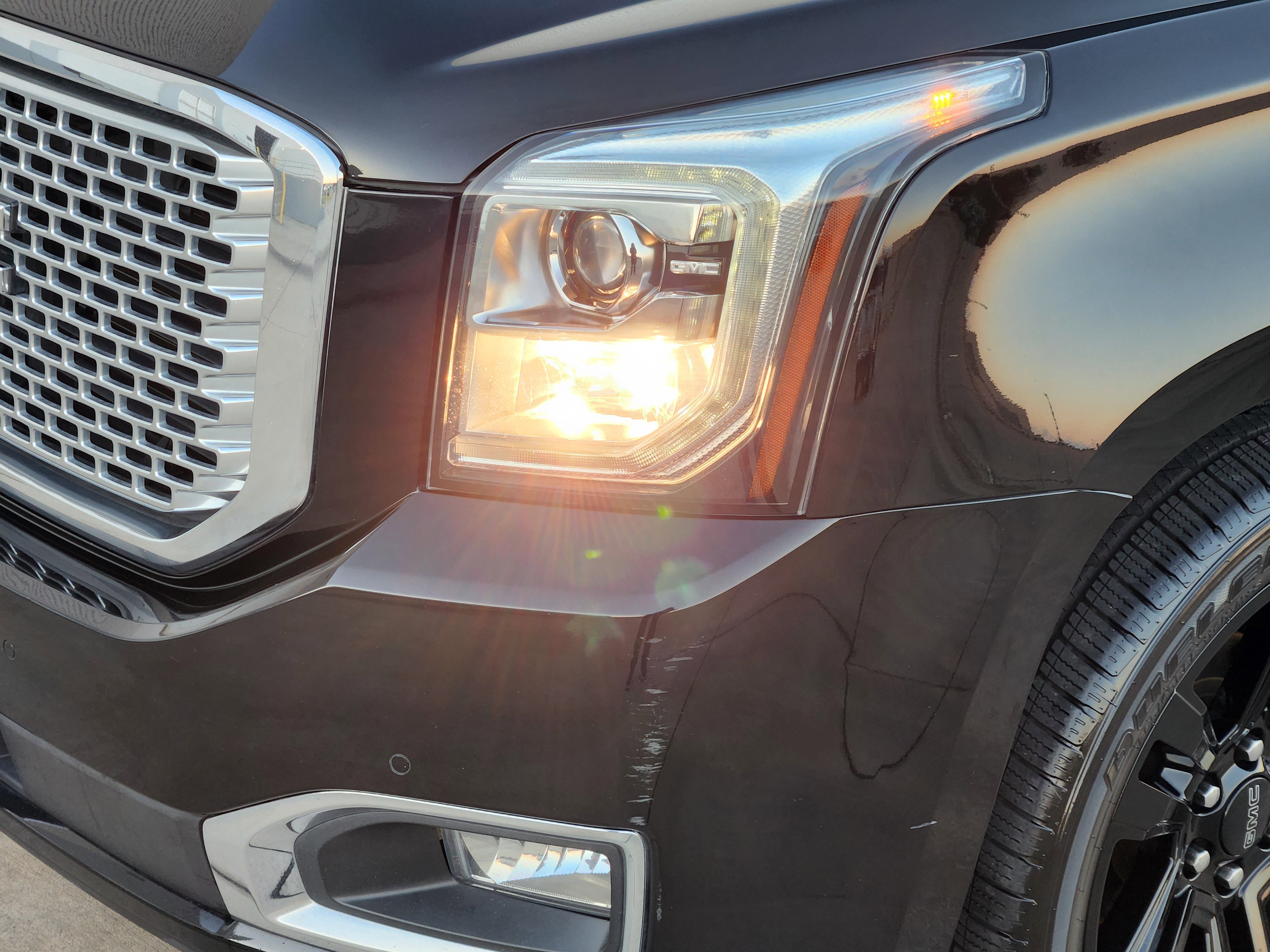 Used 2017 GMC Yukon Denali w/ Open Road Package image 8