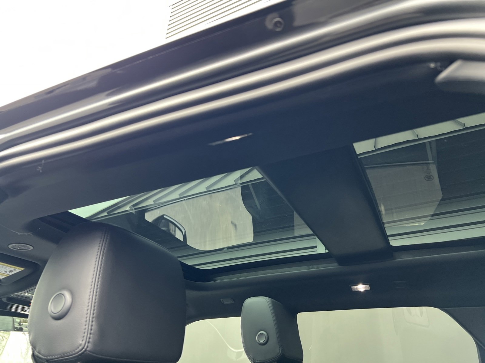 New 2025 Land Rover Range Rover Evoque Dynamic SE image 20