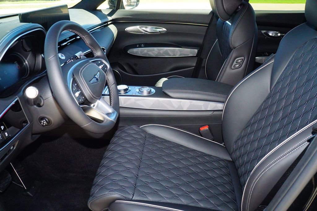 Certified 2025 Genesis GV70 3.5T Sport w/ Sport Advanced Package image 17