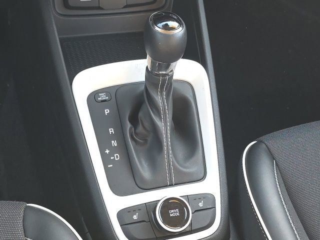 Certified 2022 Hyundai Venue Limited w/ Cargo Package image 15