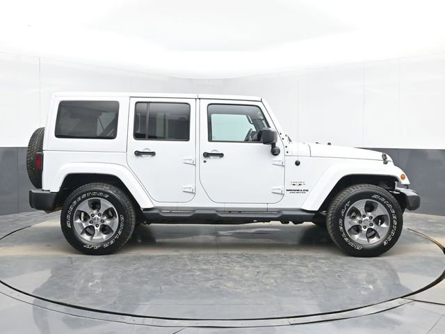 Used 2017 Jeep Wrangler Unlimited Sahara w/ Connectivity Group AWD/4WD image 11
