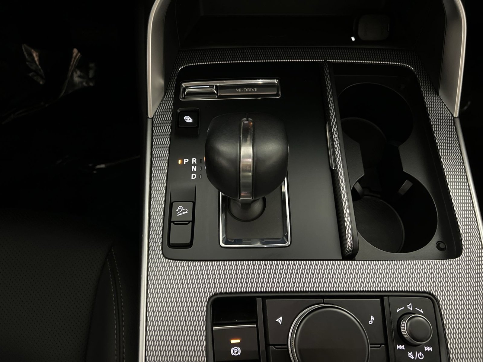 Used 2024 MAZDA CX-90 Plug-In Hybrid w/ Premium Pkg image 22