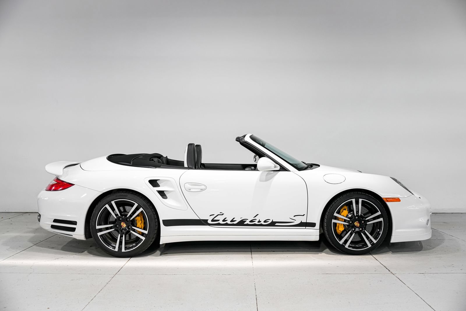 Used 2011 Porsche 911 Turbo S AWD/4WD image 2