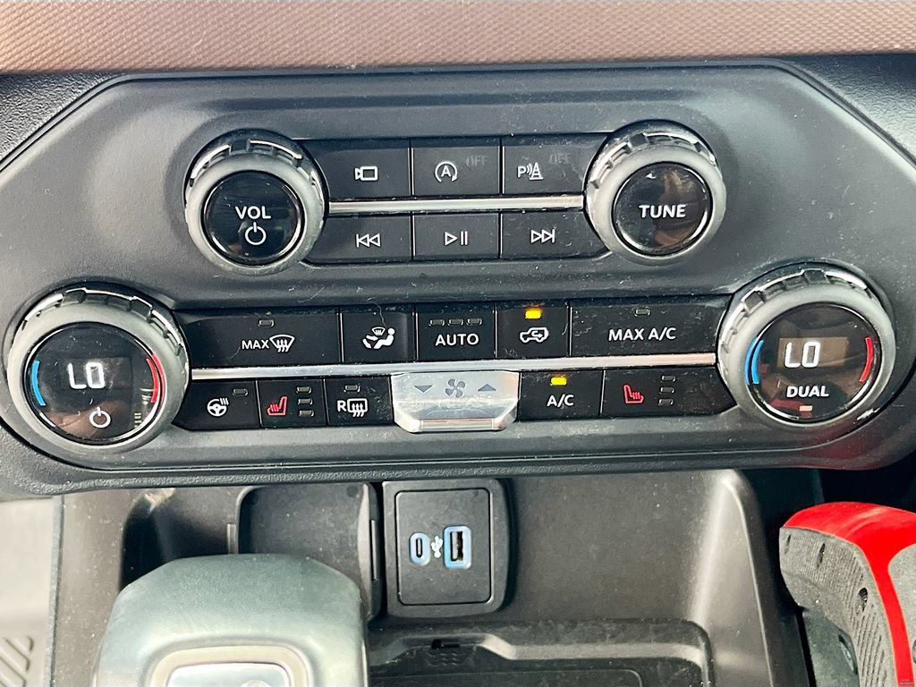 Used 2023 Ford Bronco Heritage Edition AWD/4WD image 15