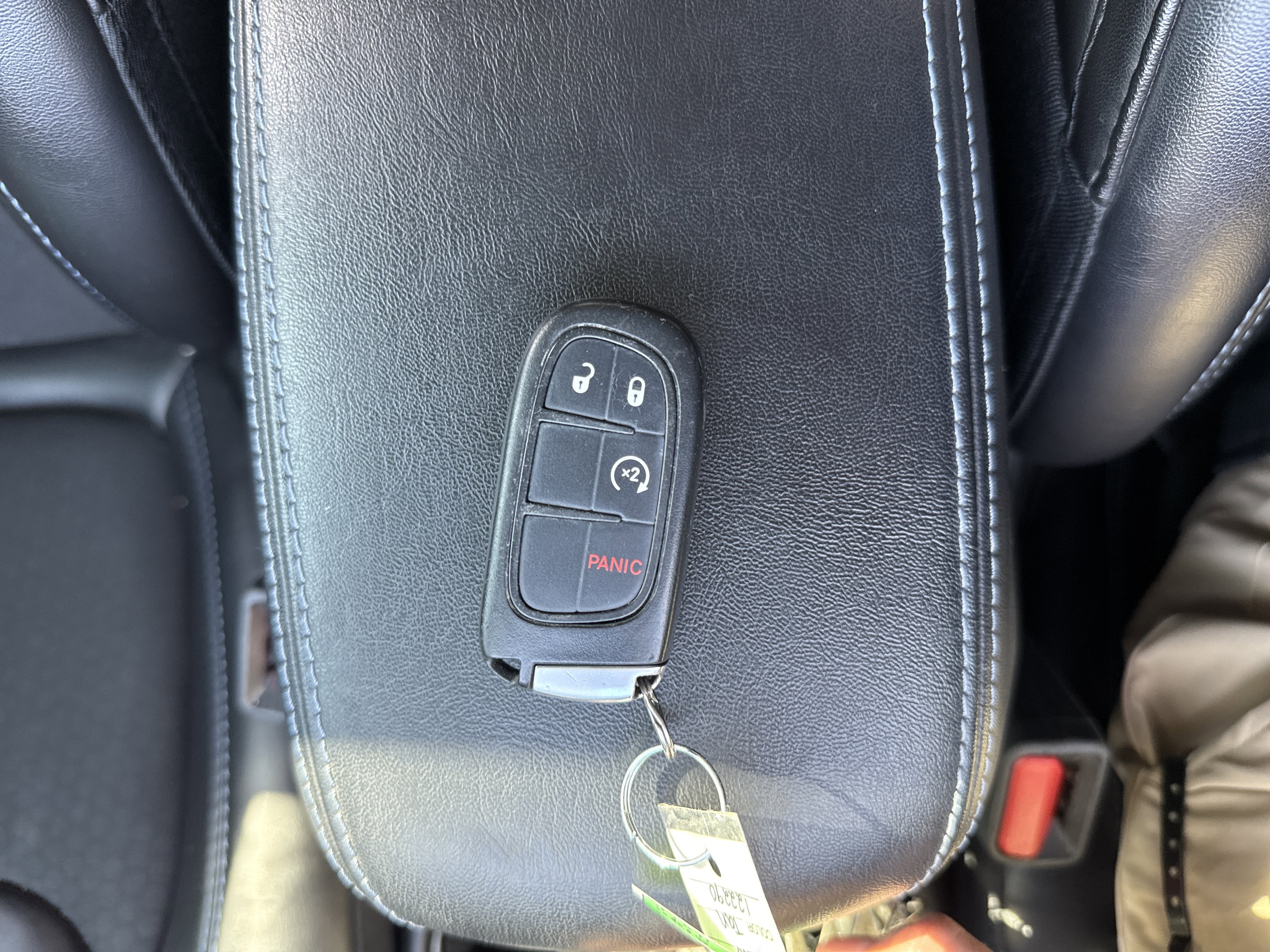 Used 2019 Jeep Cherokee Latitude Plus w/ Cold Weather Group AWD/4WD image 25