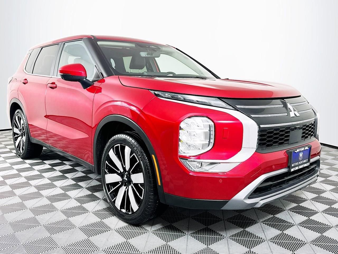 Used 2025 Mitsubishi Outlander SE image 28