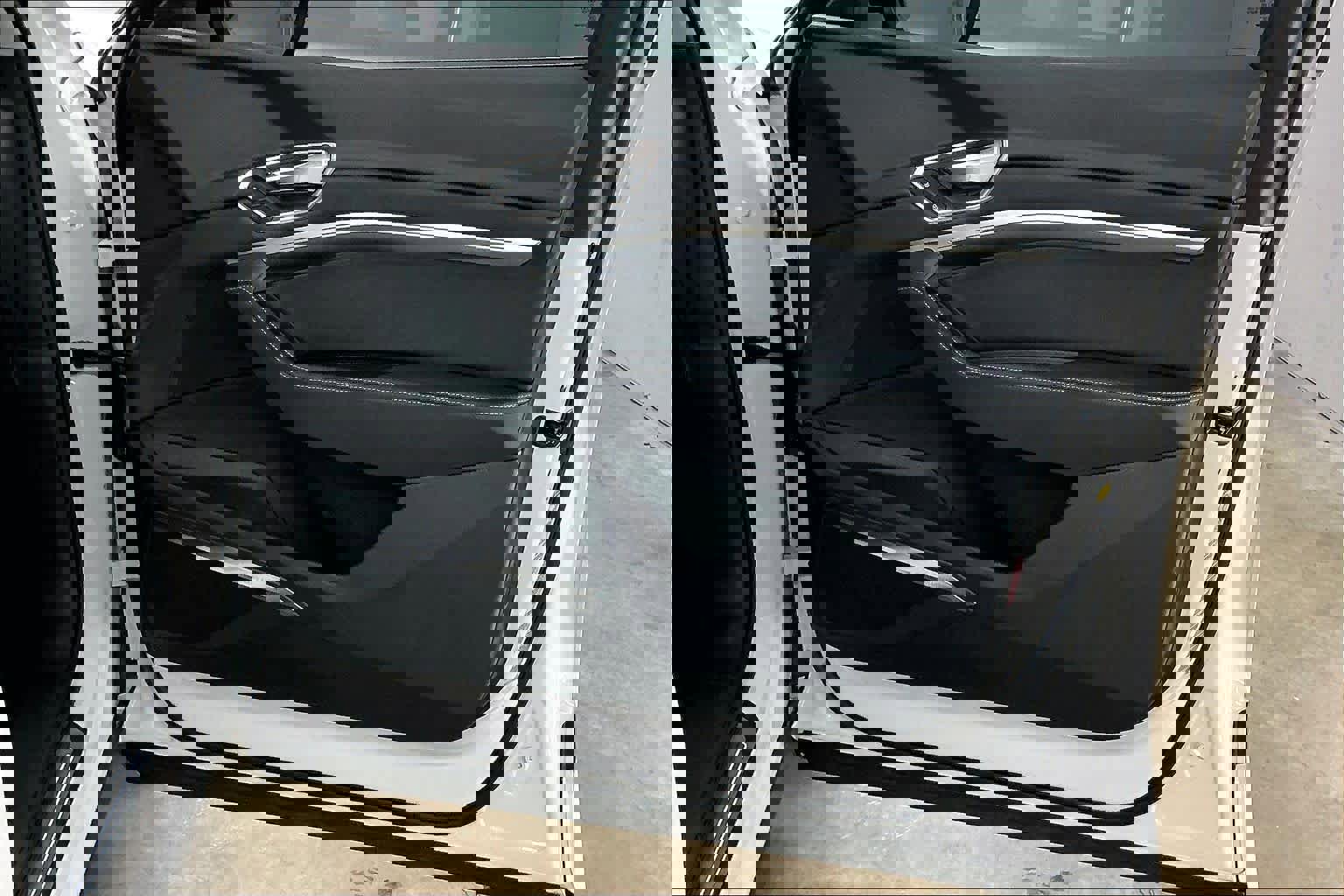 Used 2024 Audi Q8 e-tron Premium Plus w/ Premium Plus Package image 27