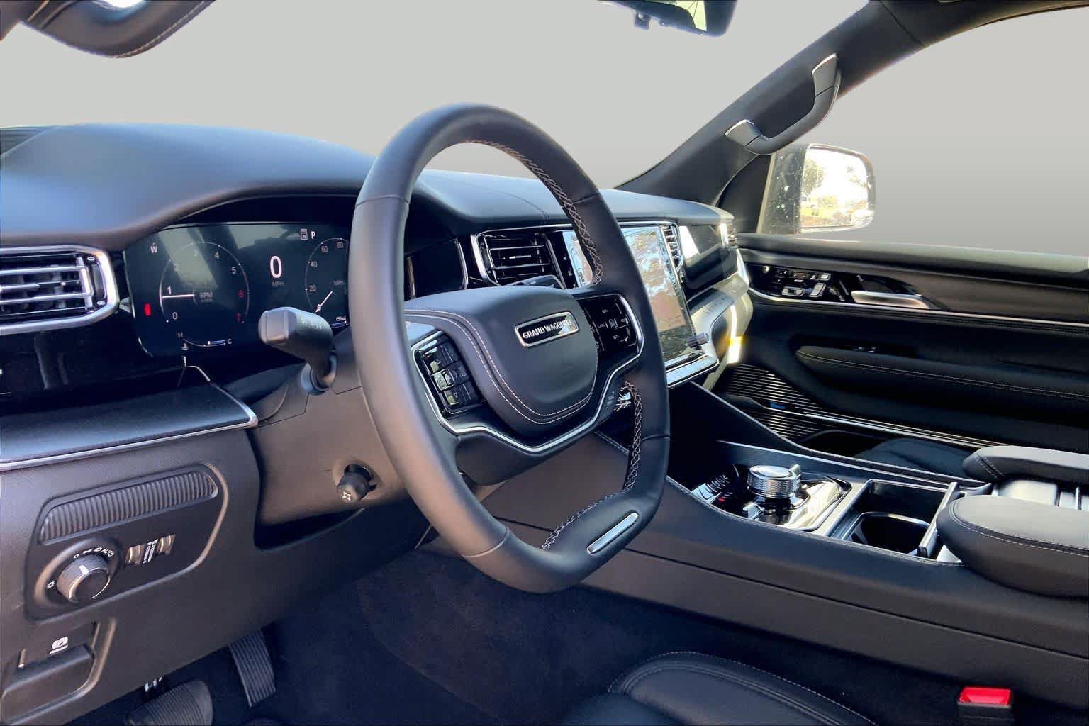New 2026 Jeep Grand Wagoneer Summit AWD/4WD image 8