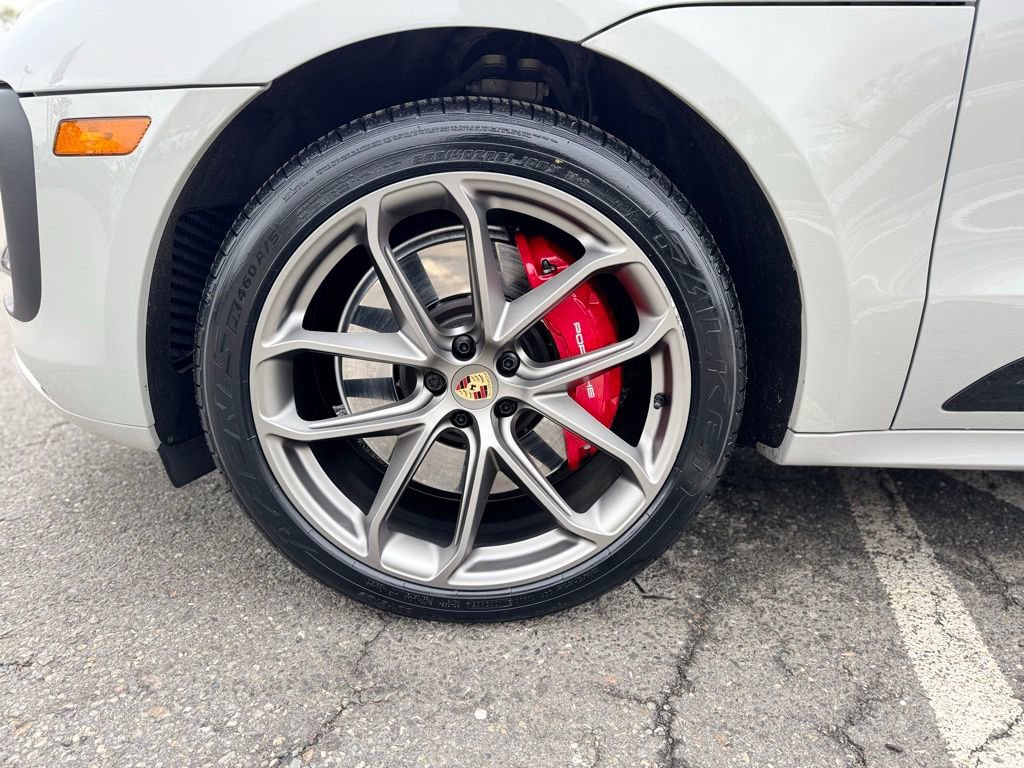 Used 2024 Porsche Macan GTS AWD/4WD image 3