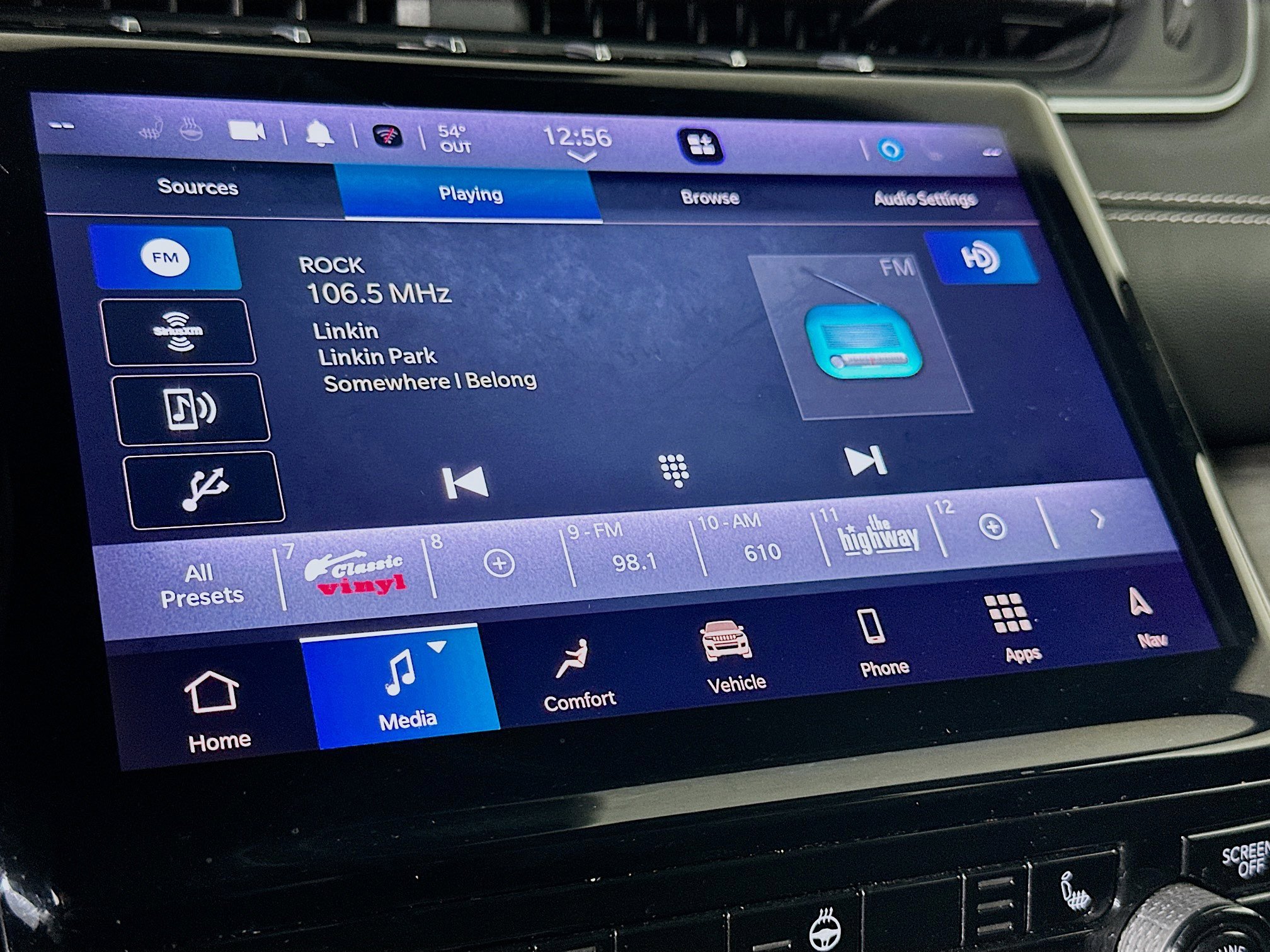 Used 2024 Jeep Grand Cherokee Limited image 21