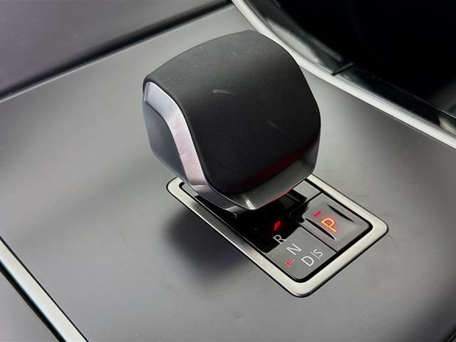 Used 2026 Land Rover Range Rover Velar S AWD/4WD image 19