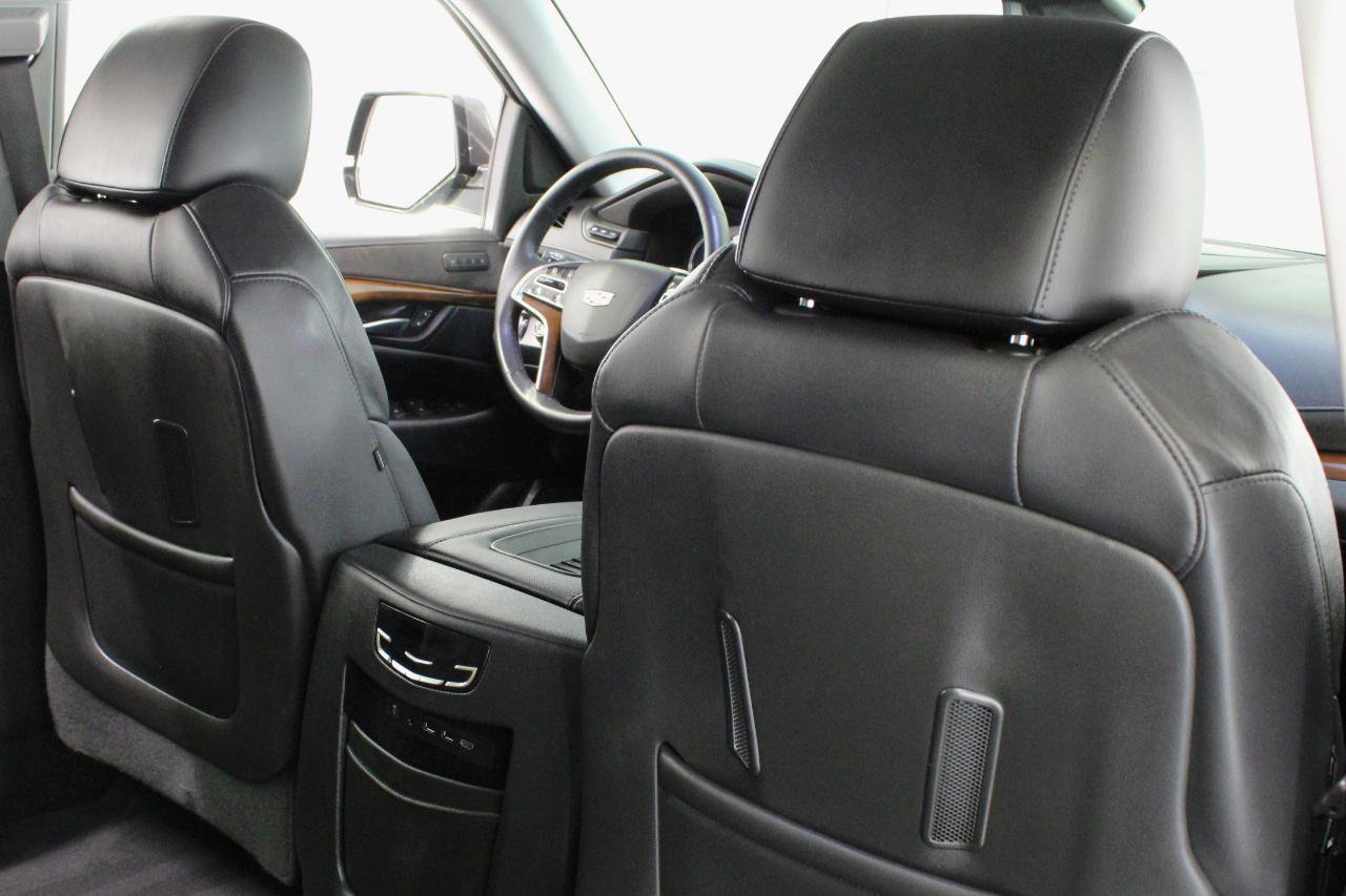 Used 2018 Cadillac Escalade Premium Luxury image 46