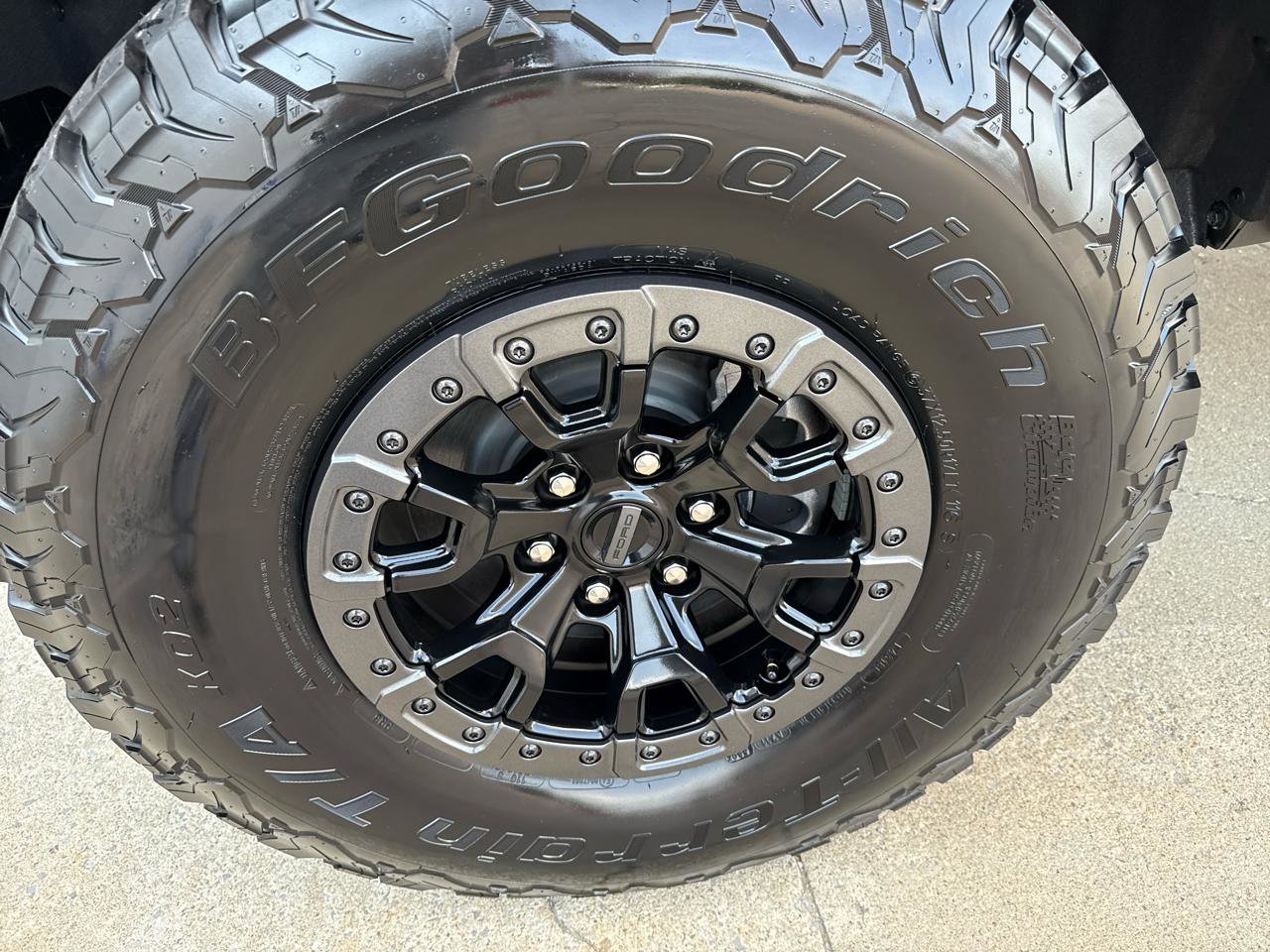 New 2025 Ford Bronco Raptor w/ Interior Carbon Fiber Pack AWD/4WD image 17