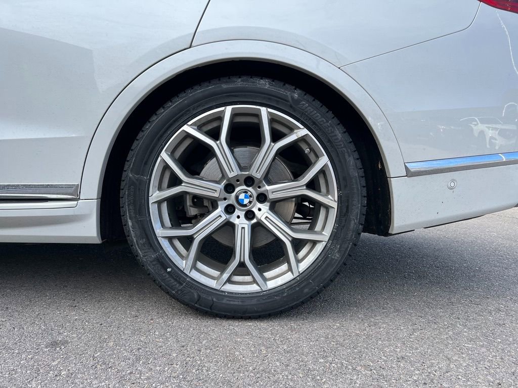 Used 2020 BMW X7 xDrive40i w/ Executive Package image 31