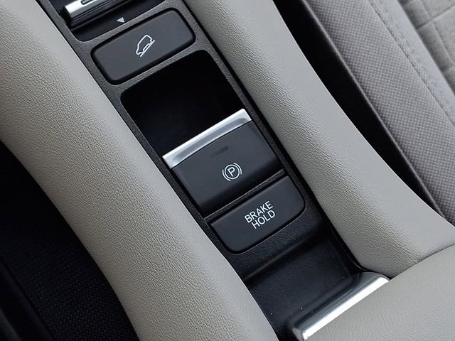 Certified 2023 Honda HR-V LX image 27