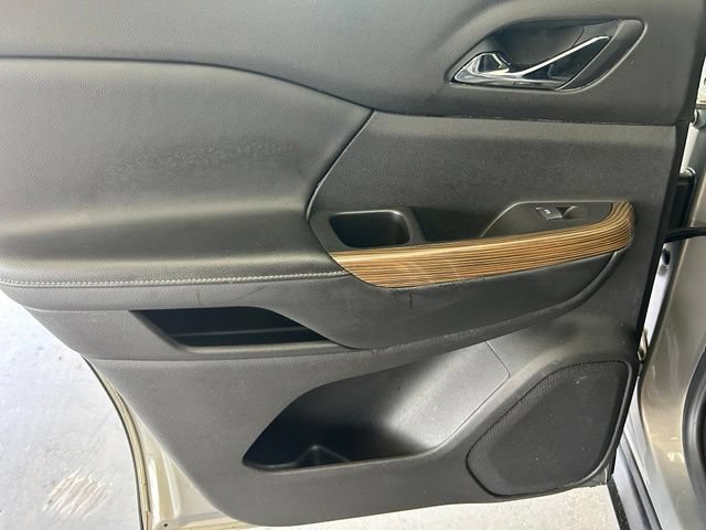 Used 2019 GMC Acadia SLE FWD image 23