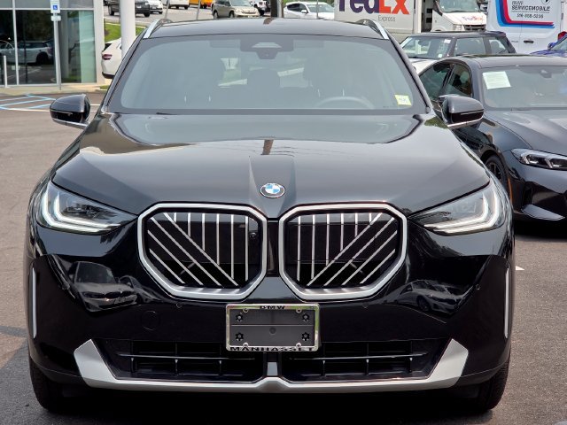 Used 2025 BMW X3 xDrive30i w/ Premium Package AWD/4WD image 2