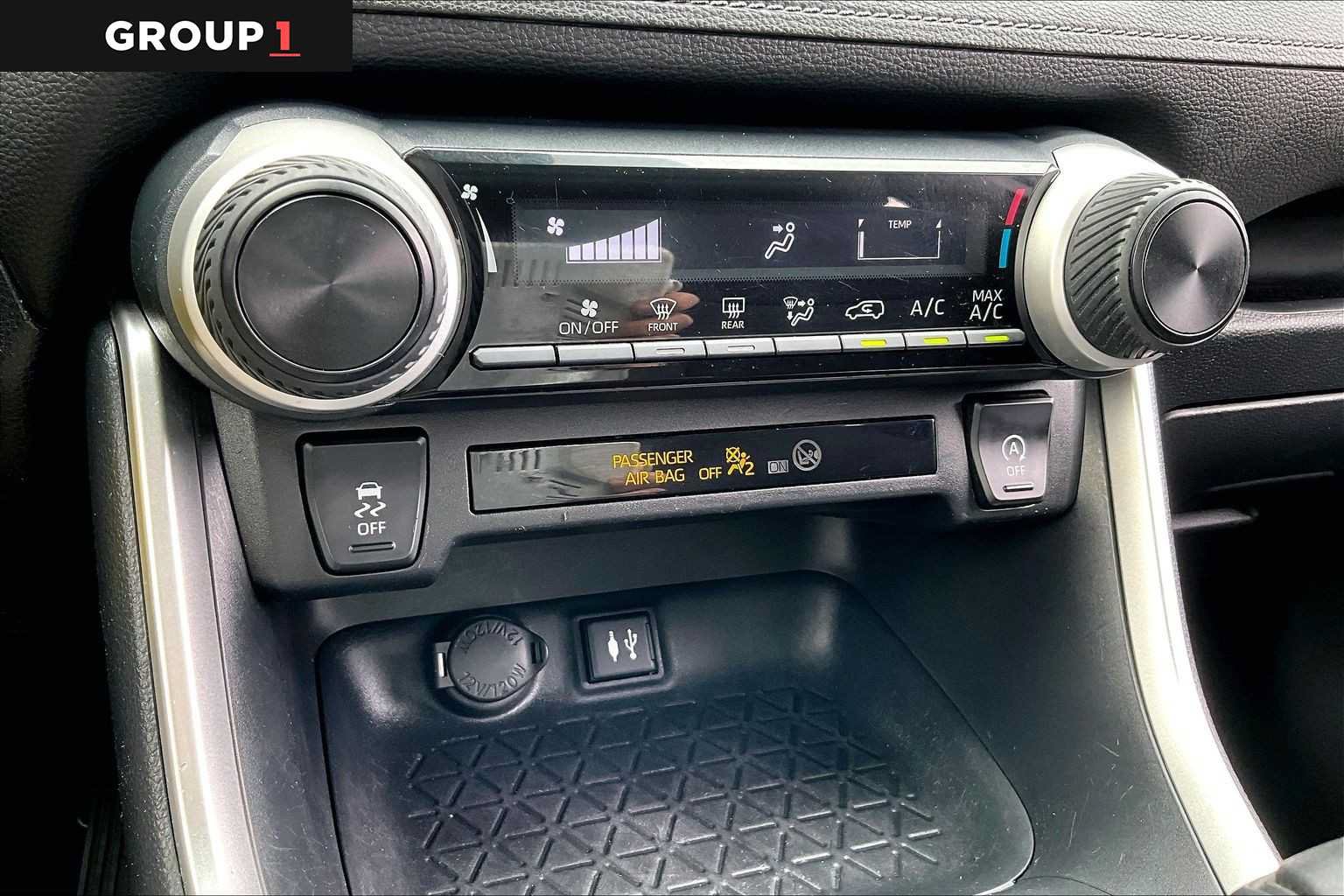 Certified 2019 Toyota RAV4 LE w/ All Weather Liner Package AWD/4WD image 34