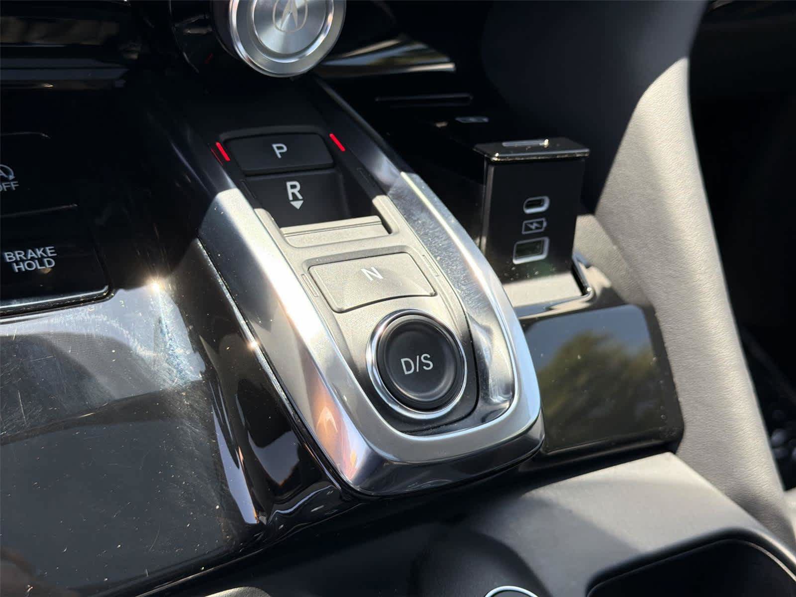 Used 2024 Acura MDX SH-AWD w/ Technology Package image 19
