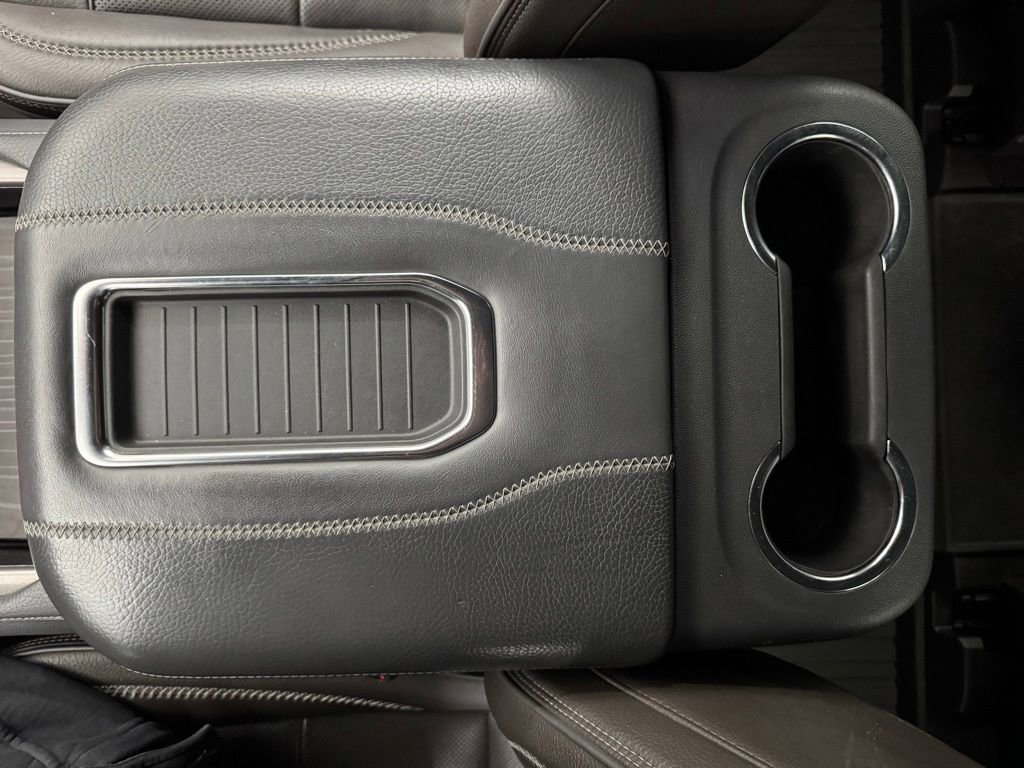 Used 2022 GMC Yukon XL Denali image 28