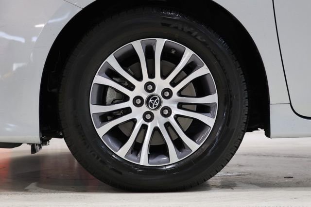 Used 2019 Toyota Sienna XLE FWD image 11