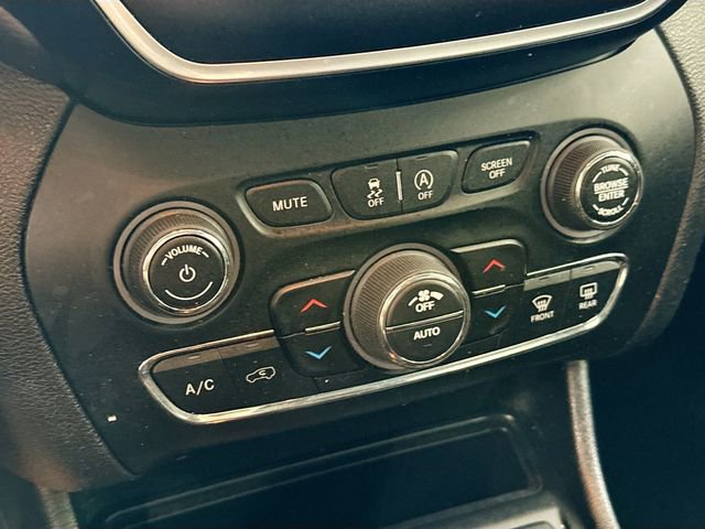 Used 2022 Jeep Cherokee Latitude Lux image 16