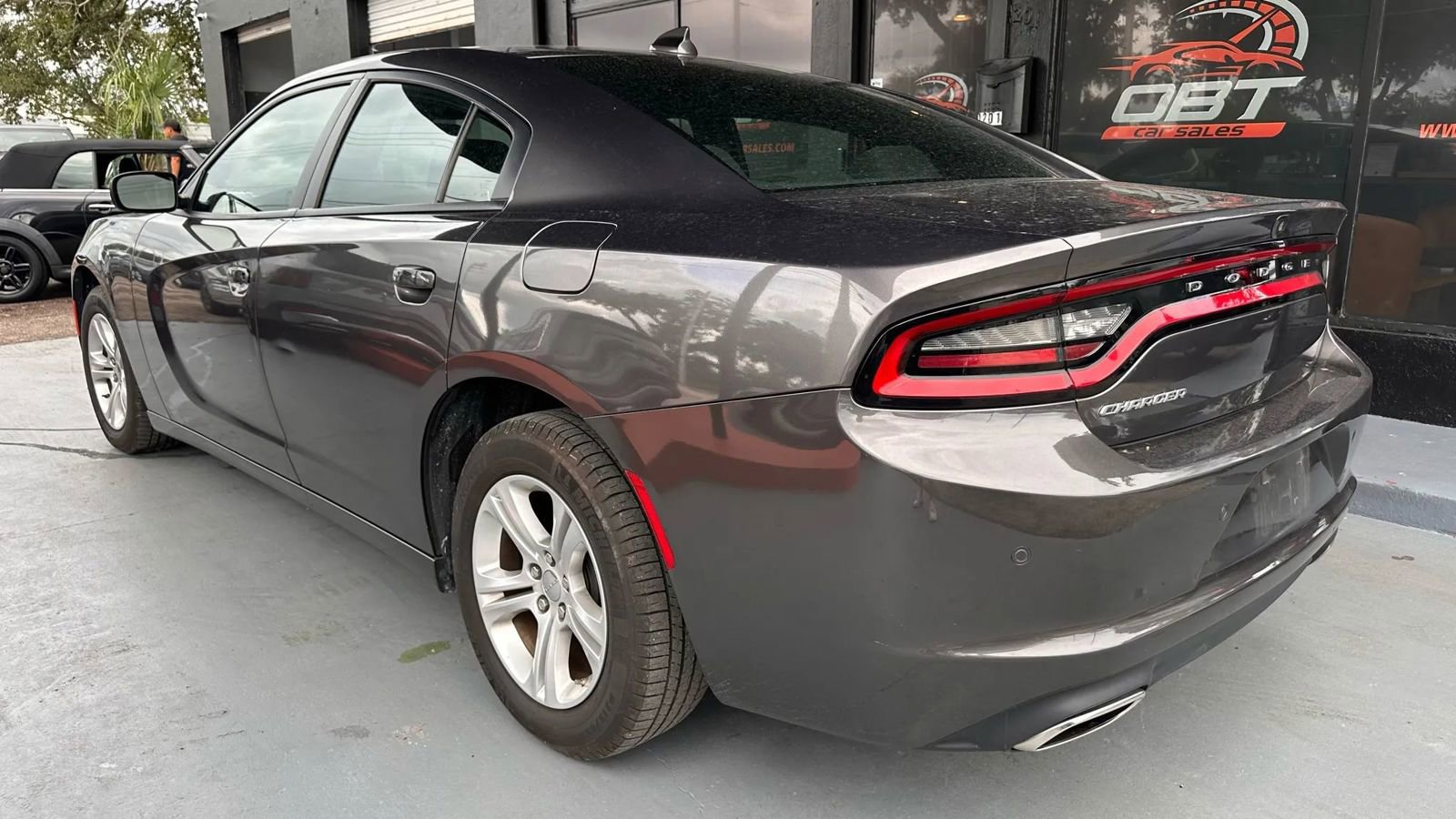 Used 2023 Dodge Charger SXT image 3