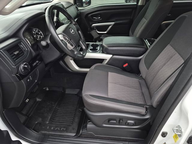 Used 2024 Nissan Titan SV w/ SV Convenience Package image 13