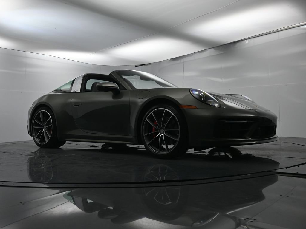 Certified 2021 Porsche 911 Targa 4S w/ Sportdesign Package image 57