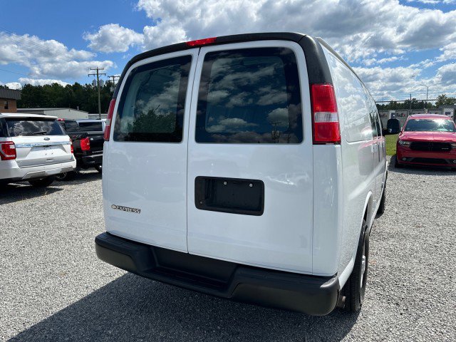 Used 2017 Chevrolet Express 2500 RWD image 10