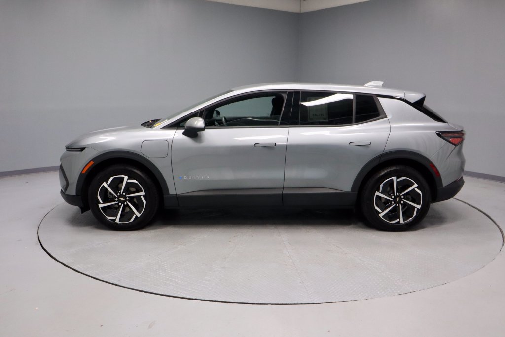 Used 2025 Chevrolet Equinox EV LT w/ Comfort Package FWD image 8