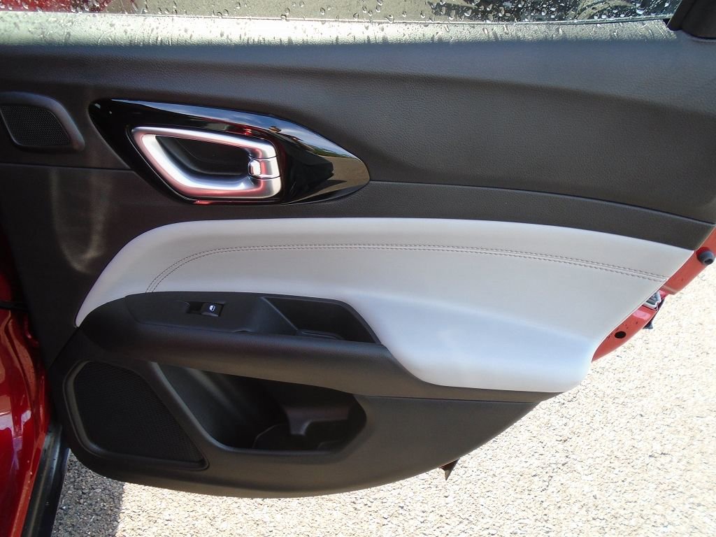 New 2025 Jeep Compass Limited w/ Sun & Sound Group image 9