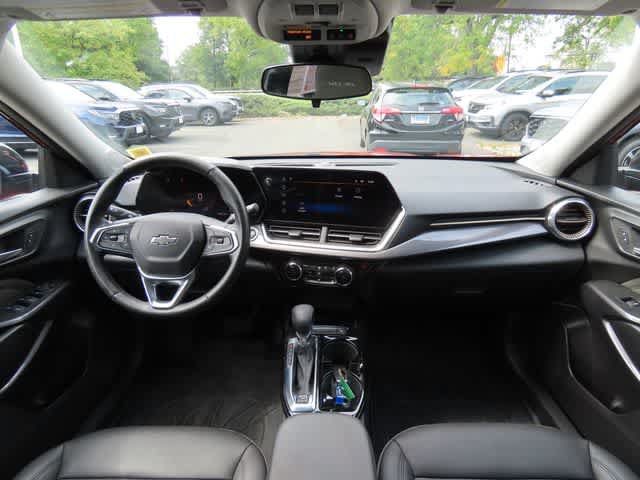 Used 2024 Chevrolet Trax ACTIV w/ Sunroof Package FWD image 18