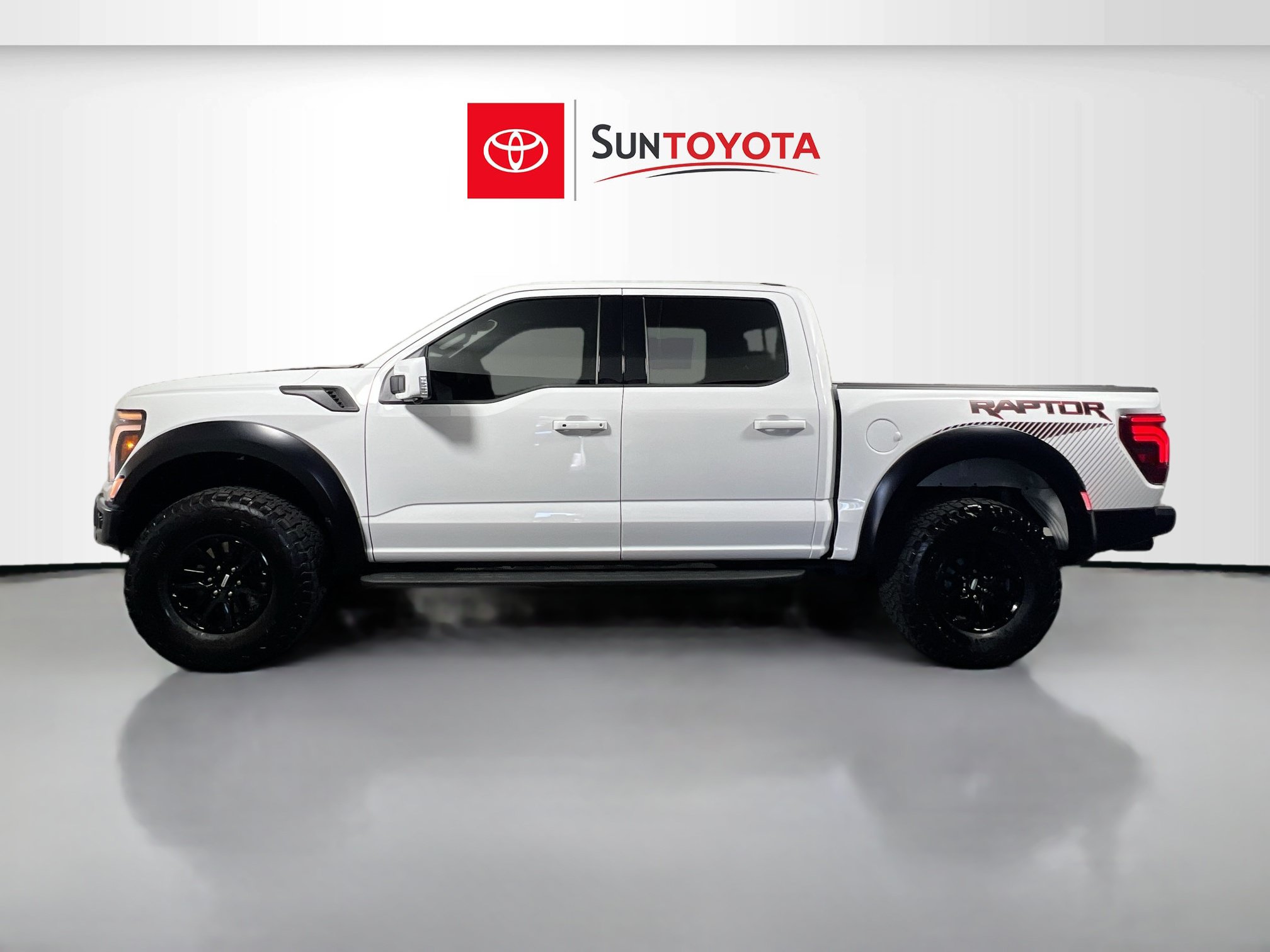Used 2025 Ford F150 Raptor AWD/4WD image 7
