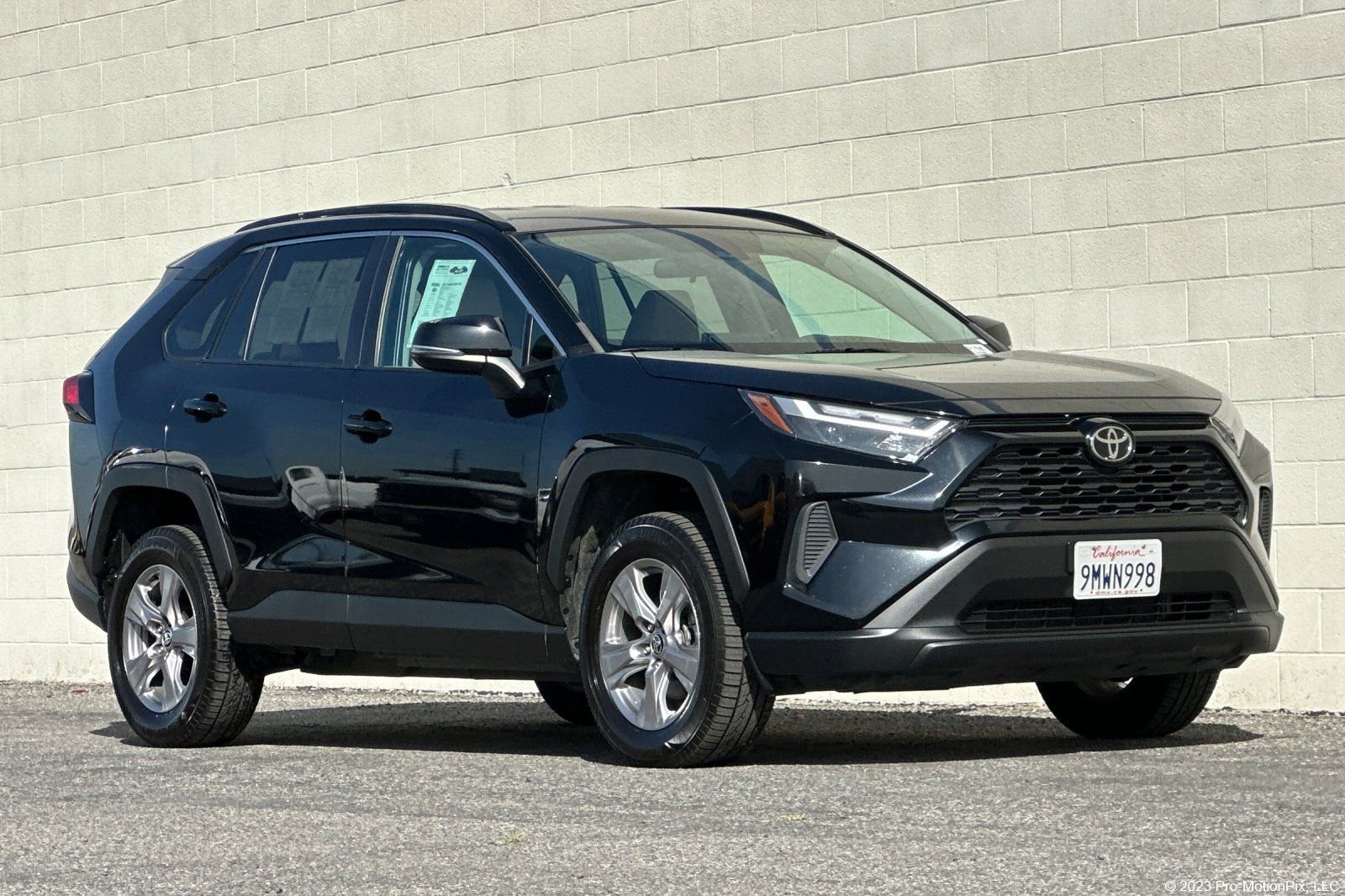 Used 2023 Toyota RAV4 XLE image 1