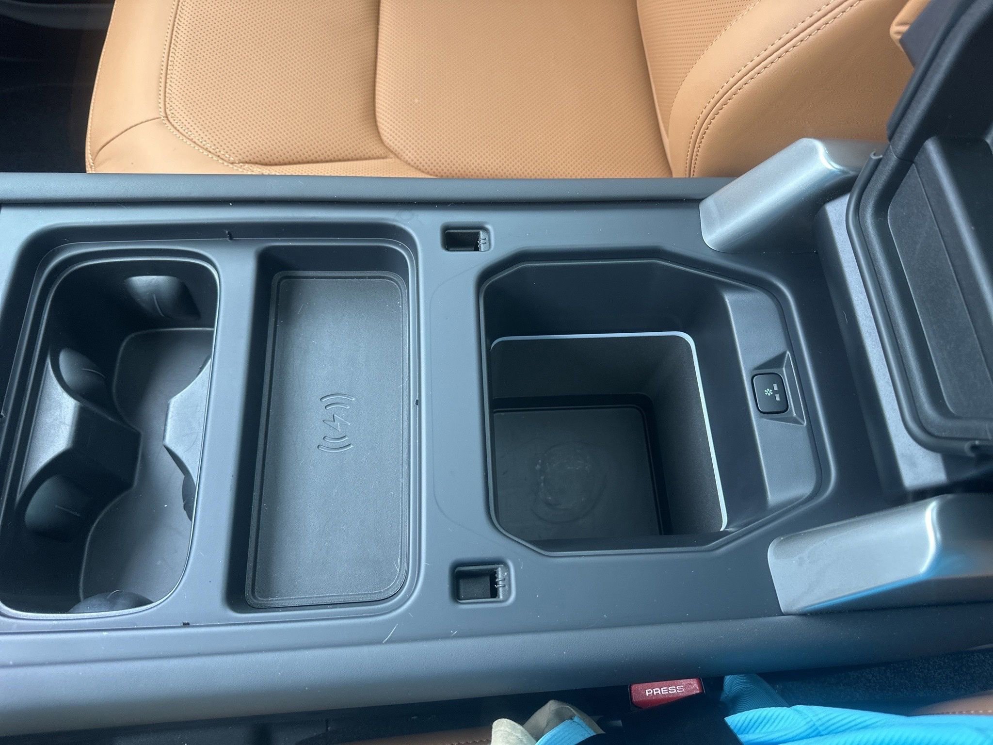 Used 2024 Land Rover Defender 130 S image 16