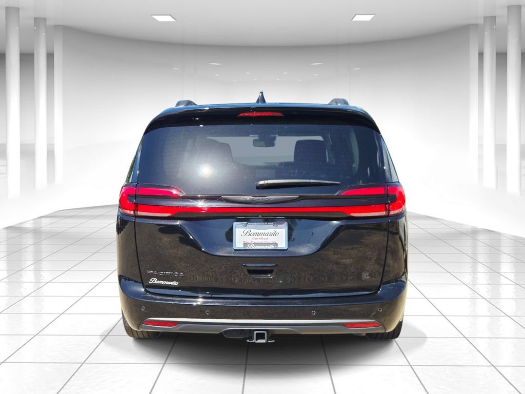 Used 2024 Chrysler Pacifica Touring-L w/ Road Tripper Package FWD image 4