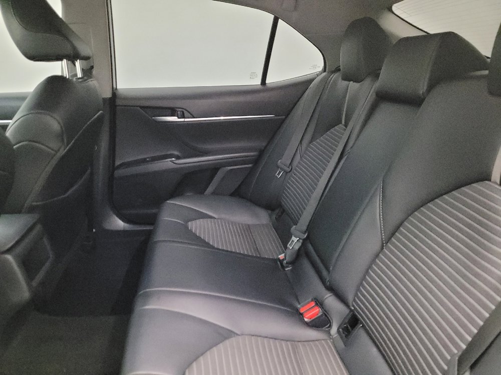 Used 2020 Toyota Camry SE image 18