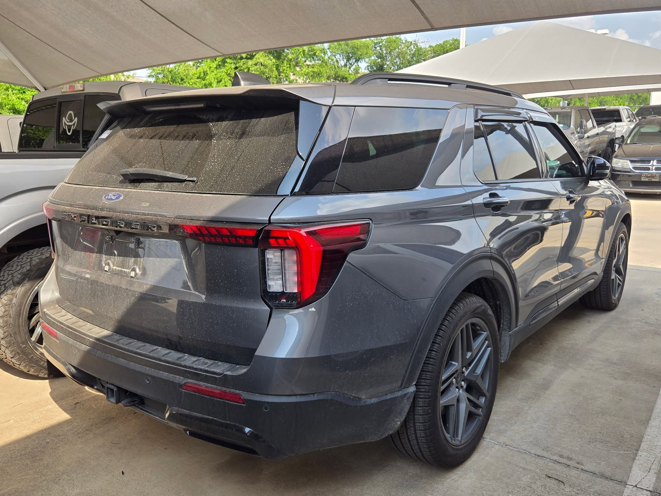 Used 2025 Ford Explorer ST-Line w/ Premium Package RWD image 8