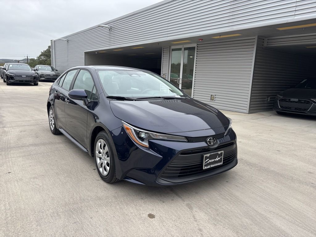 Used 2025 Toyota Corolla LE image 3