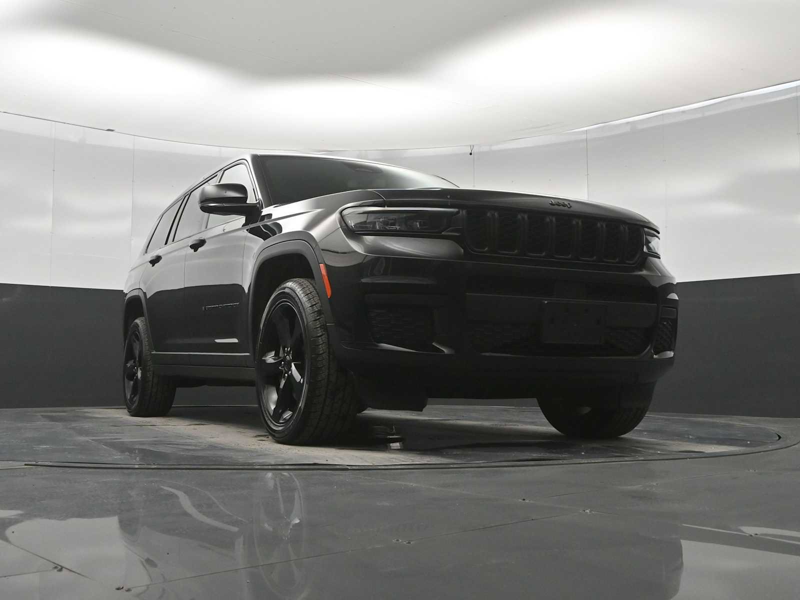 Used 2022 Jeep Grand Cherokee L Laredo AWD/4WD image 31