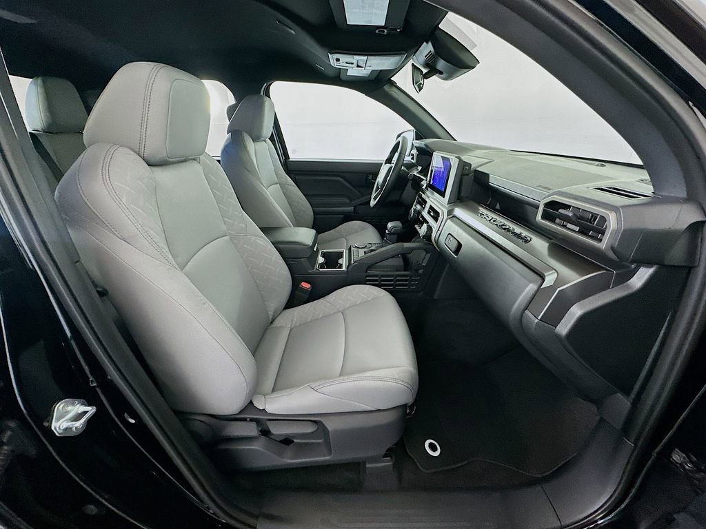 Certified 2025 Toyota Tacoma SR5 image 27