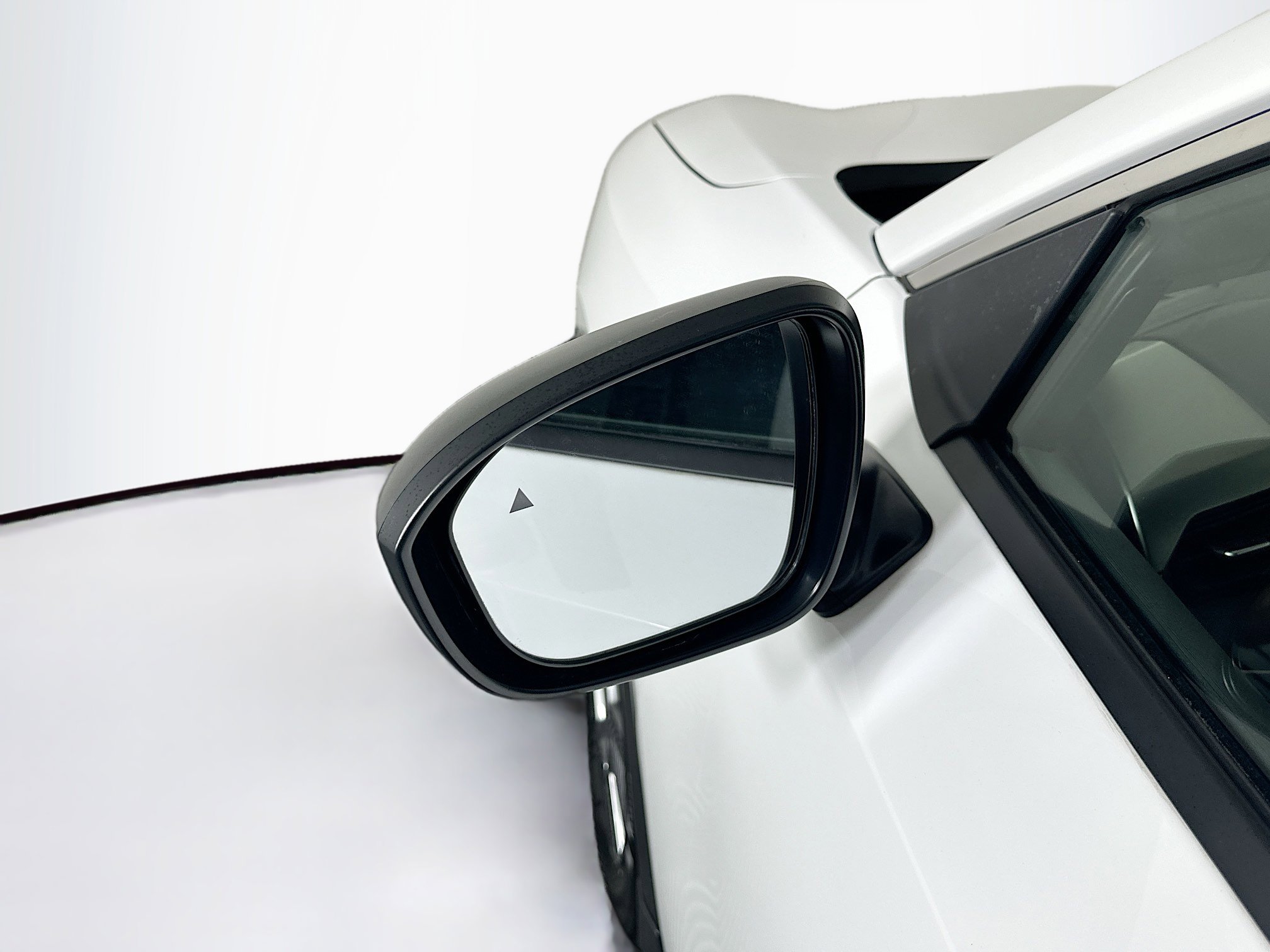 Used 2025 Nissan Kicks S FWD image 16