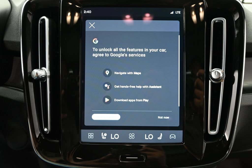 Used 2023 Volvo XC40 Recharge Plus AWD/4WD image 14