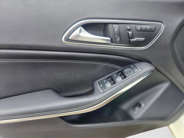 Used 2015 Mercedes-Benz CLA 250 image 16