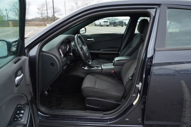 Used 2018 Dodge Charger SXT image 11