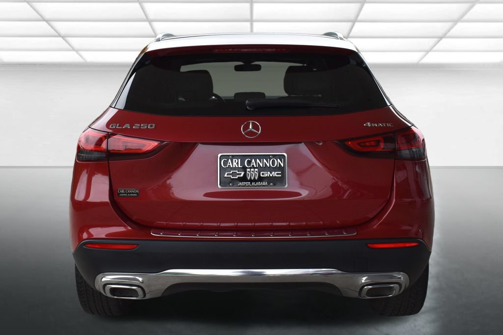 Used 2021 Mercedes-Benz GLA 250 4MATIC w/ Premium Package image 11