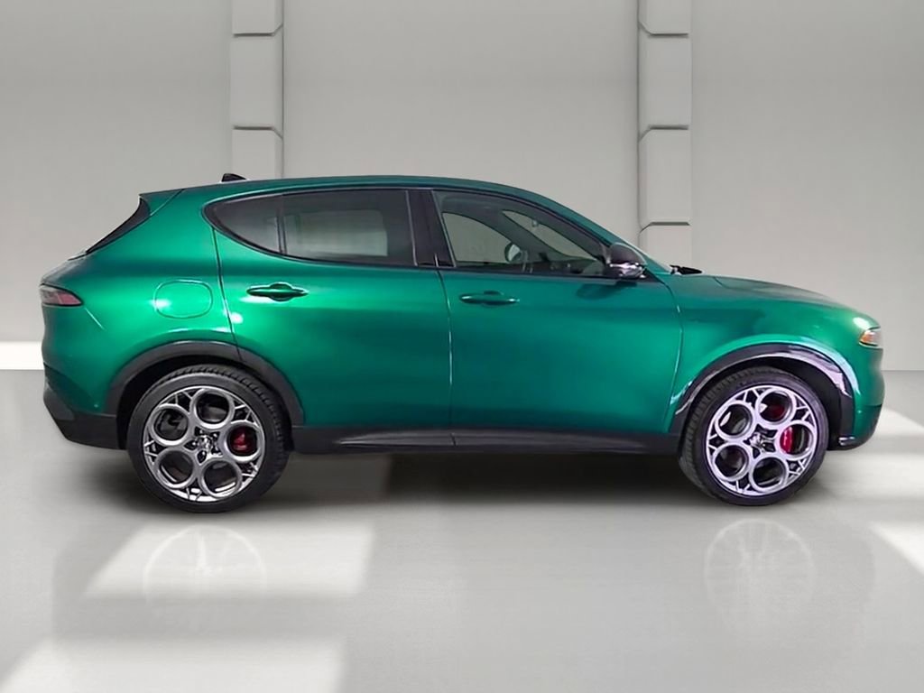 Used 2024 Alfa Romeo Tonale Veloce AWD/4WD image 36