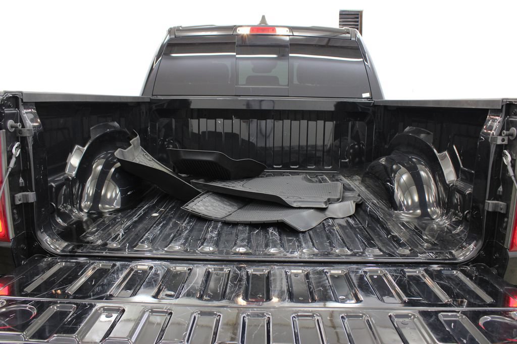 Used 2024 RAM 1500 Laramie AWD/4WD image 31