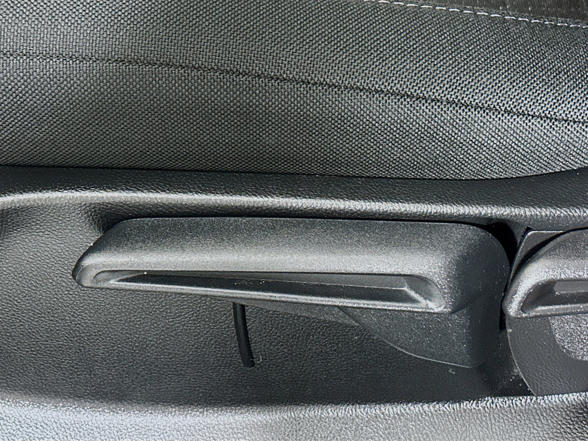 Used 2023 Honda HR-V LX image 13